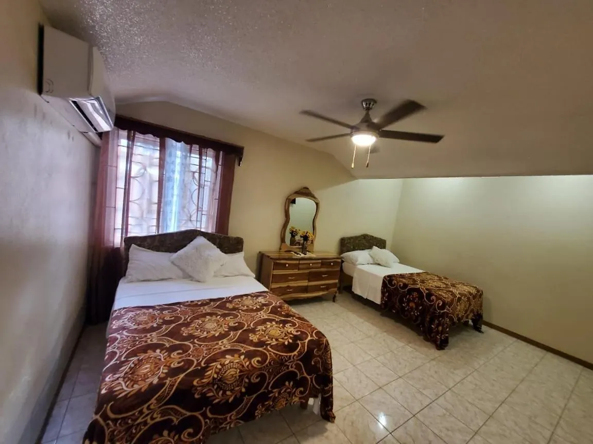 M&W Vacation Home Kingston Jamaica